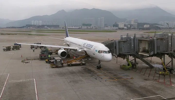 哈薩克阿拉木圖機場奇遇記