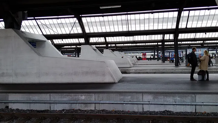 蘇黎世中央車站的美乃滋試吃品